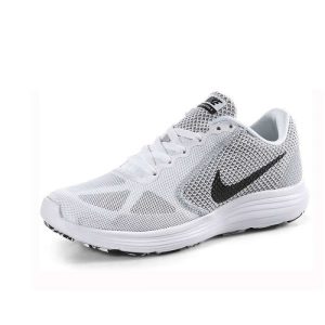 NIKE REVOLUTION 3